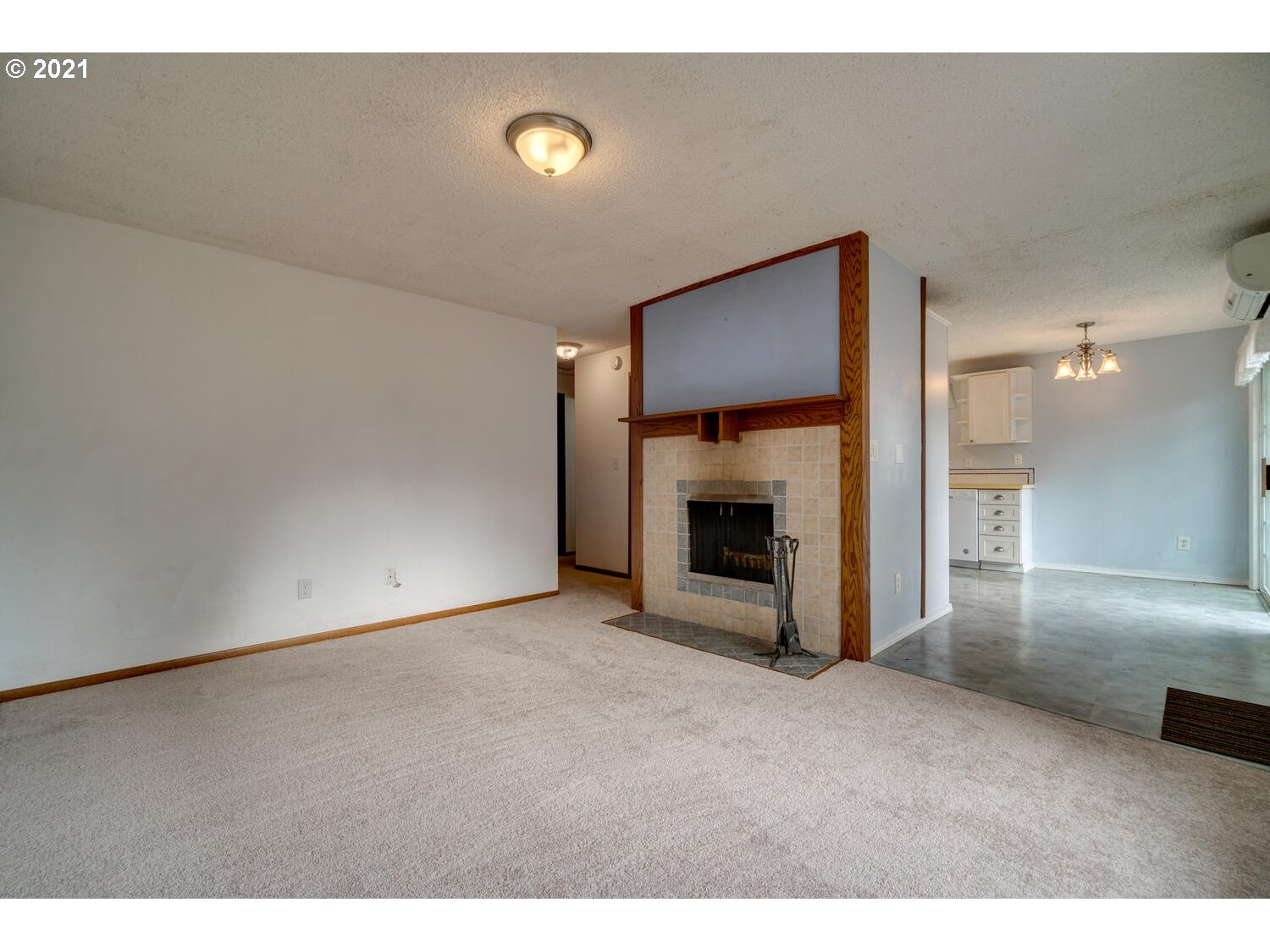 2853 Southwest Spring Garden Street Portland, OR 97219 - Photo 4 of 26 Gallery Image 4