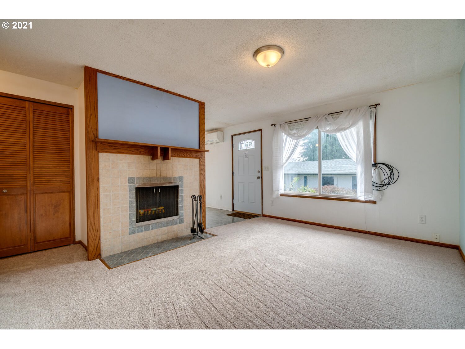 2853 Southwest Spring Garden Street Portland, OR 97219 - Photo 6 of 26 Gallery Image 6