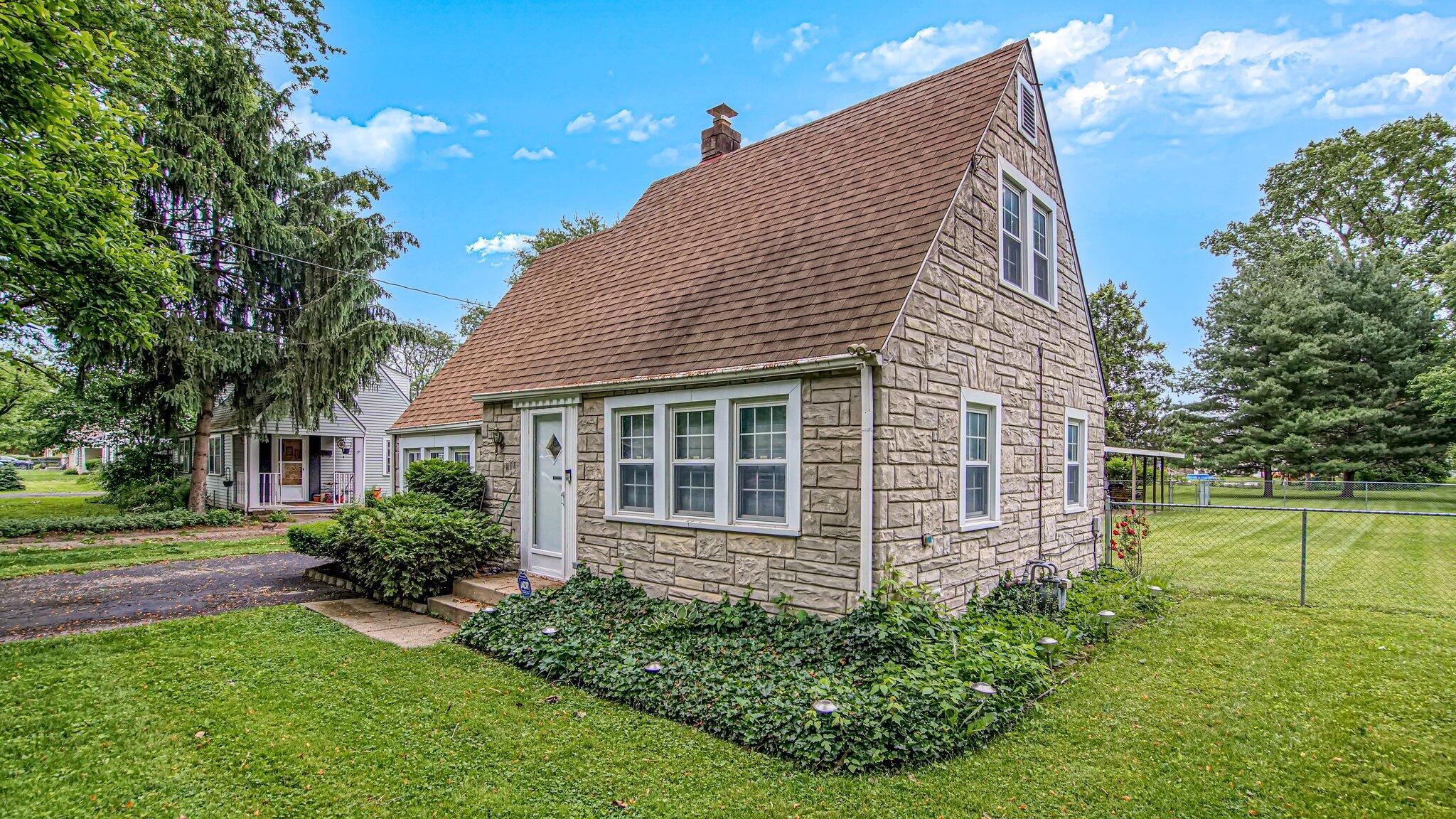780 Bernhard Road Columbus, OH 43213 - Photo 4 of 30 4-web-or-mls-780-bernhard-rd