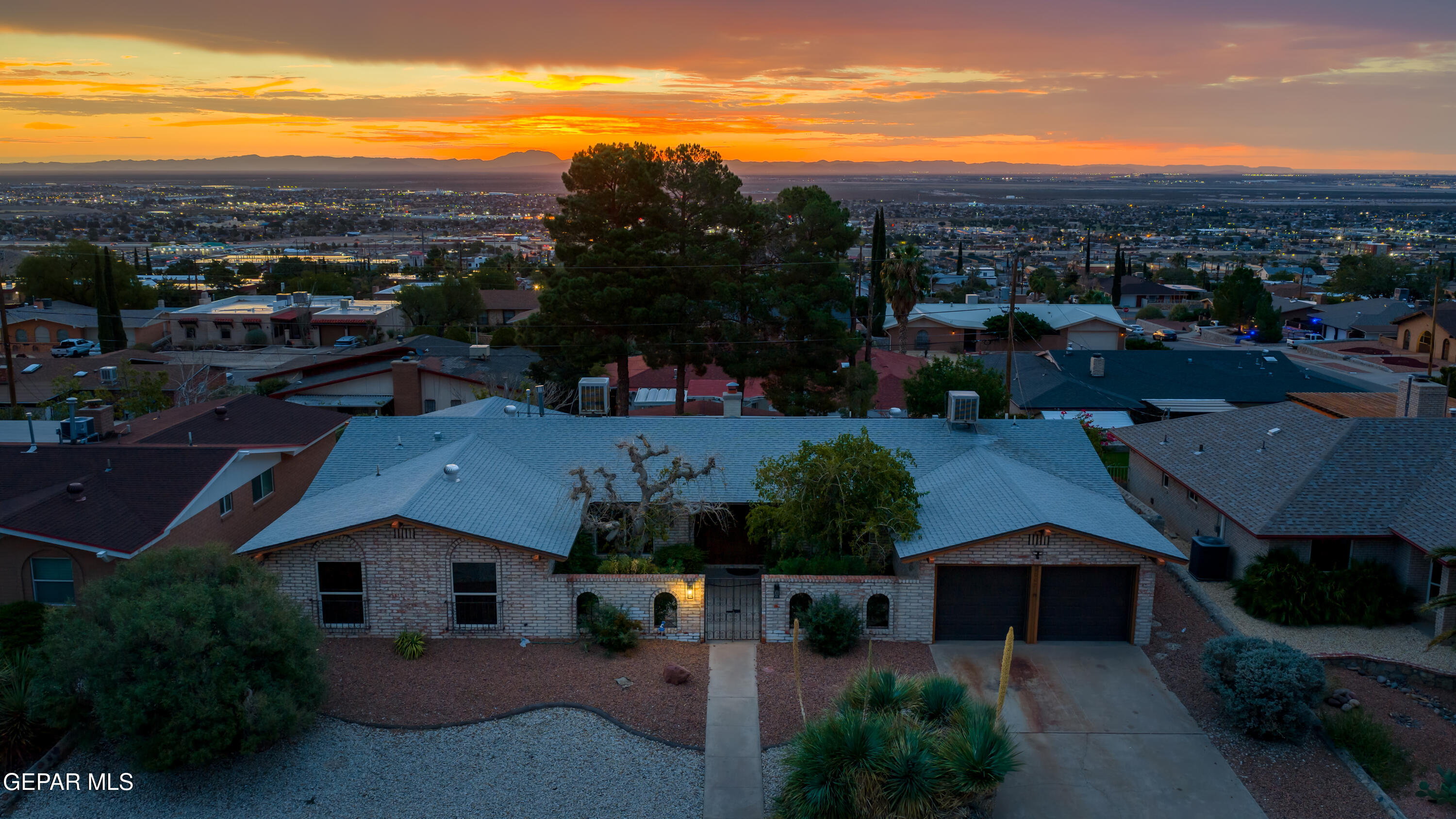 9002 Rancich Street El Paso, TX 79904 - Photo 4 of 38 120-9002 Rancich DRONES -39