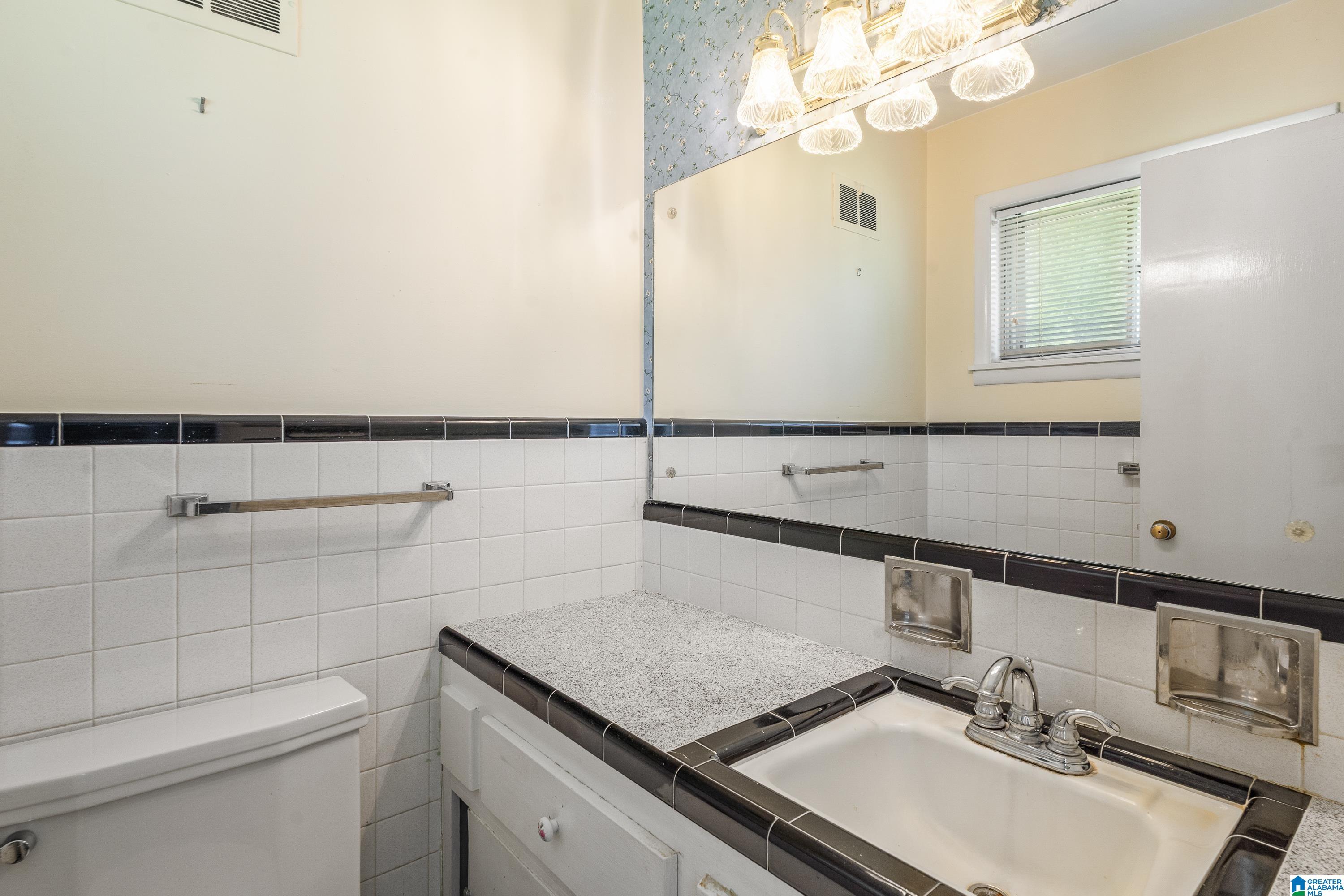 929 Barnisdale Road Birmingham, AL 35235 - Photo 19 of 29