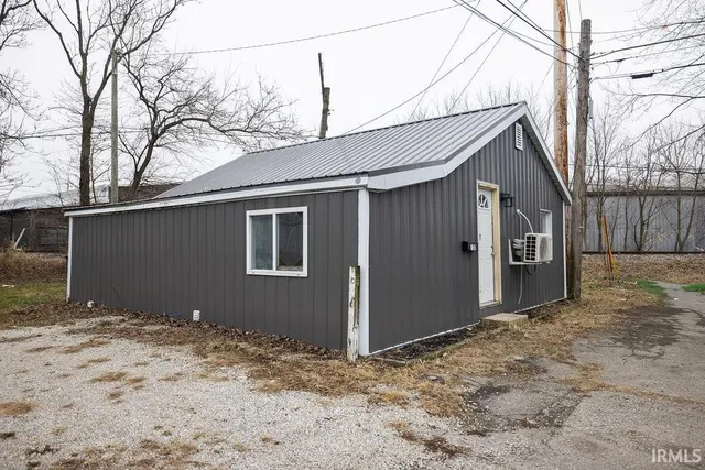 $84,900 | 620 South Gharkey Street, Muncie, IN 47305