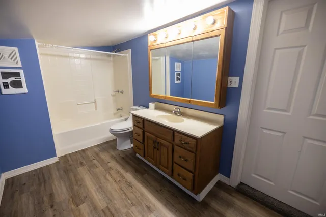 $84,900 | 620 South Gharkey Street, Muncie, IN 47305