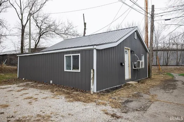 $69,900 | 620 South Gharkey Street, Muncie, IN 47305