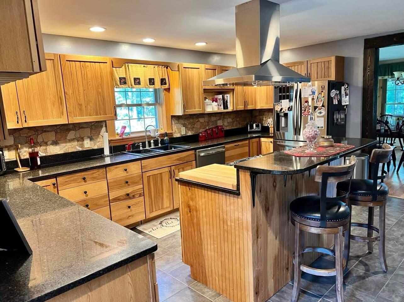 93 Loop Road Lincoln, ME 04457 - Photo 6 of 45 Kitchen.....