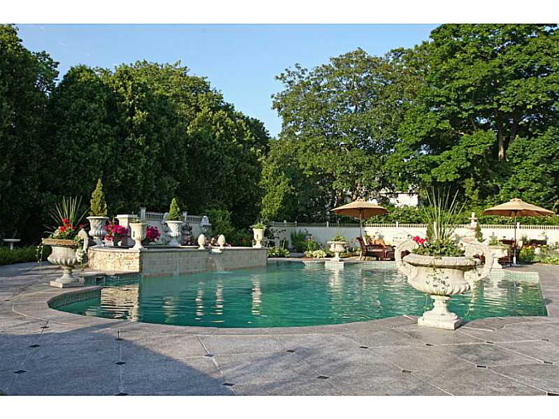 8 Ledge Road Newport, RI 02840 - Photo 3 of 24 Swimming Pool/Hot Tub/Sauna.