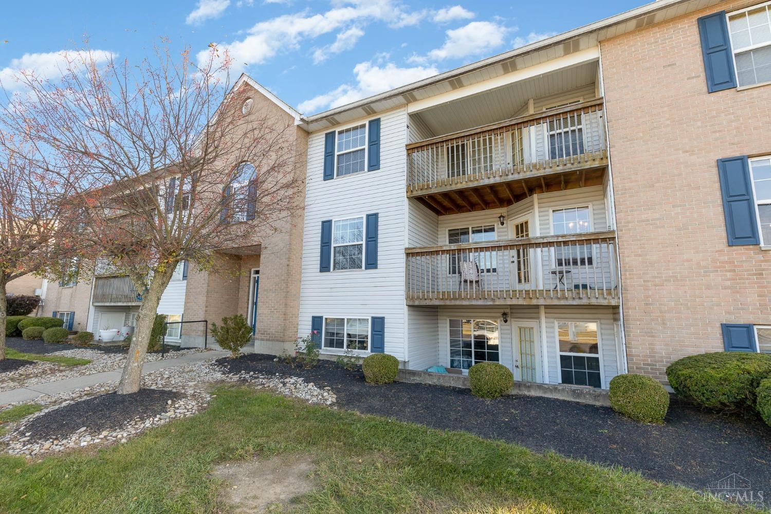 92 Rough Way, Unit 8 Lebanon, OH 45036 - Photo 1 of 24 Gallery Image 1