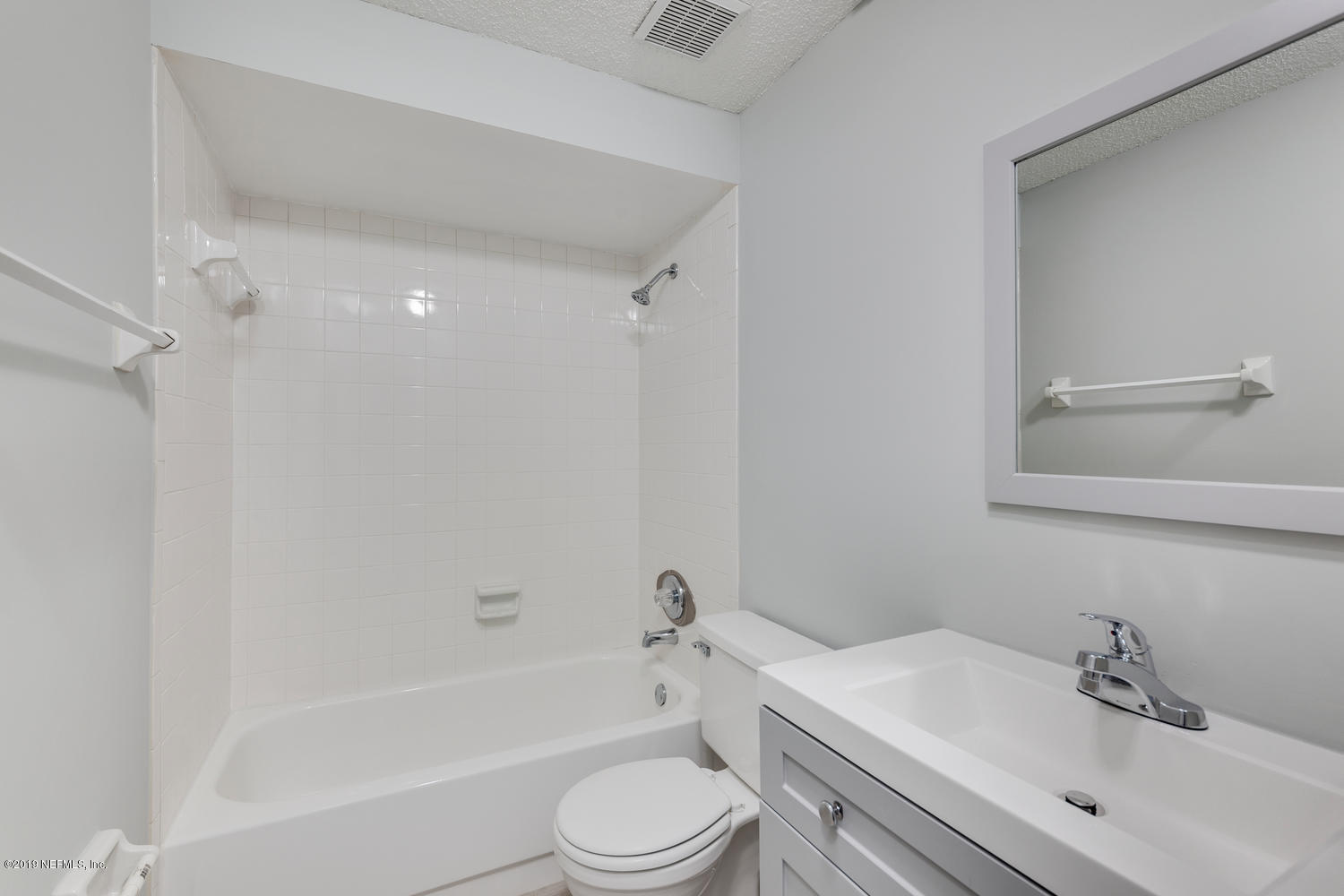 3353 Waverly Dock Road Jacksonville, FL 32223 - Photo 15 of 35 Master Bath