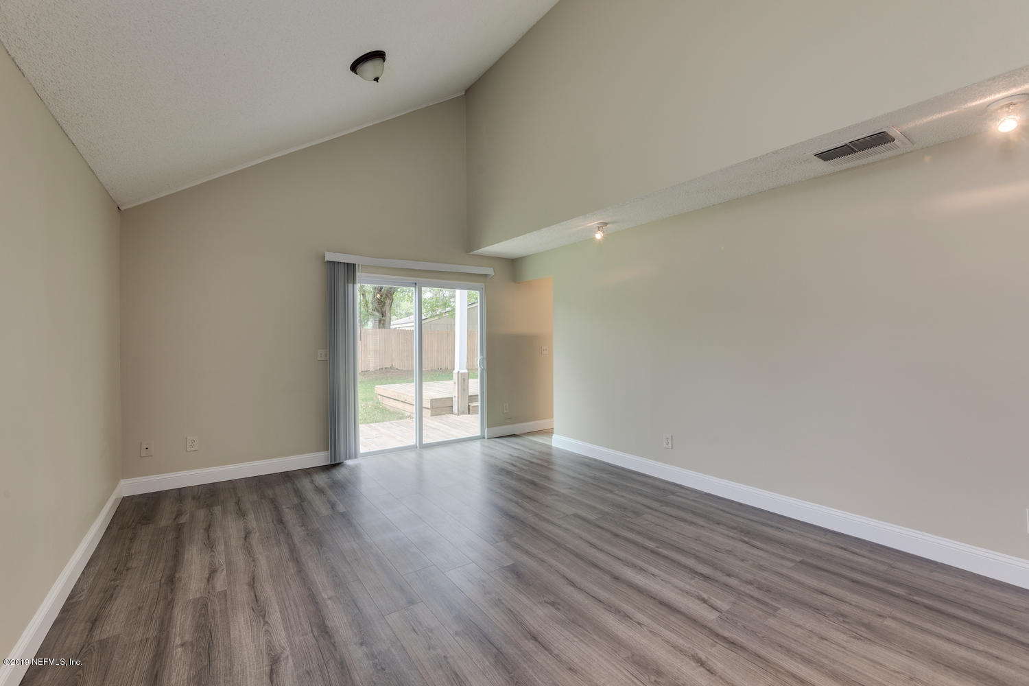 3353 Waverly Dock Road Jacksonville, FL 32223 - Photo 3 of 35 Living room6