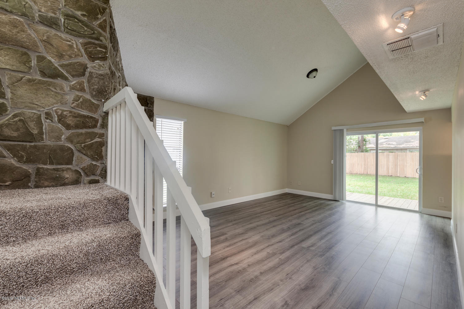 3353 Waverly Dock Road Jacksonville, FL 32223 - Photo 7 of 35 Living room2
