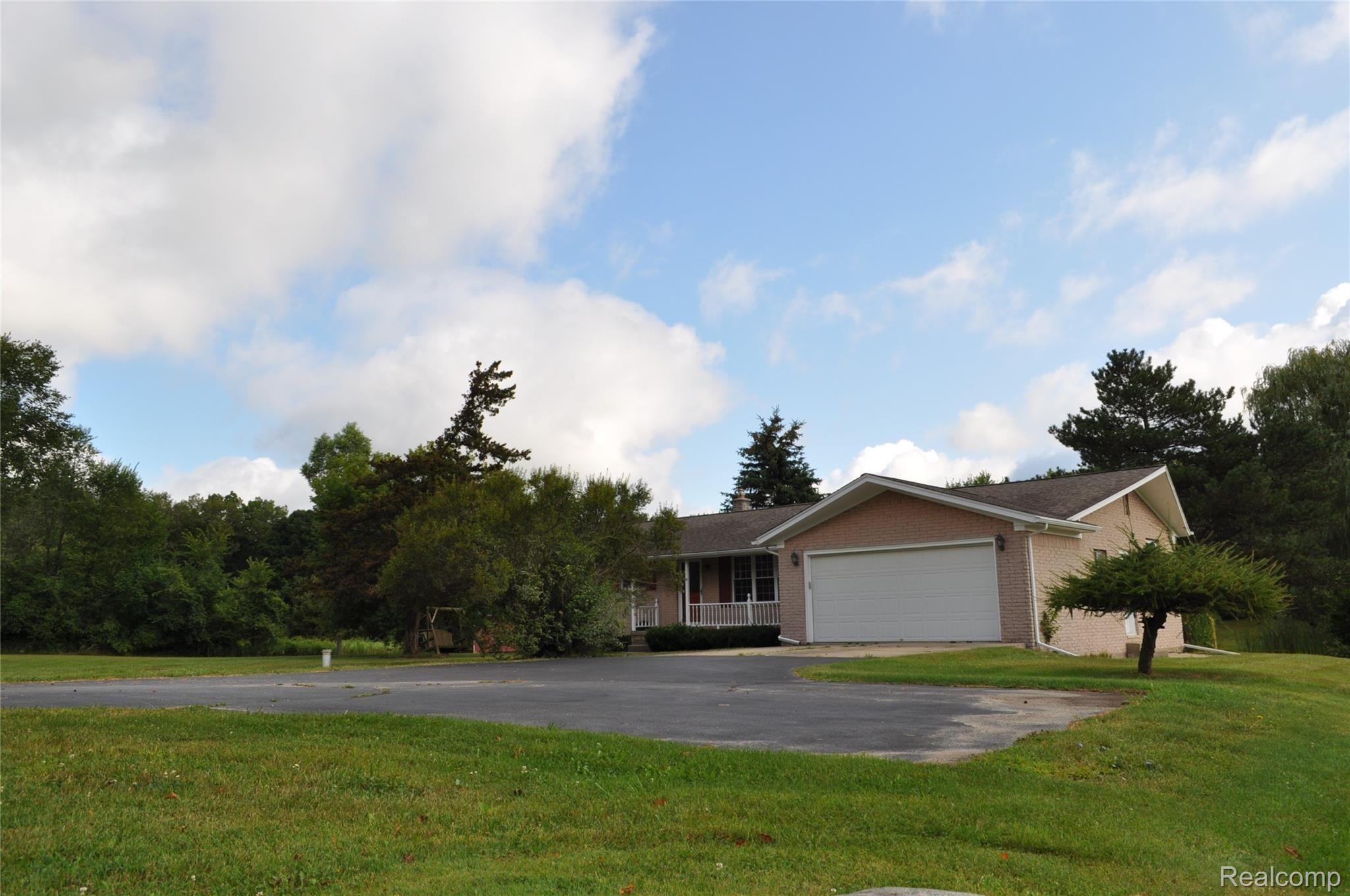 9509 South State Road Goodrich, MI 48438 - Photo 5 of 38 DSC_0042.JPG