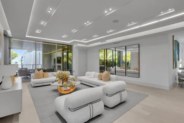 $6,950,000 | 1901 South Ocean Boulevard, Unit 9, Delray Beach, FL 33483