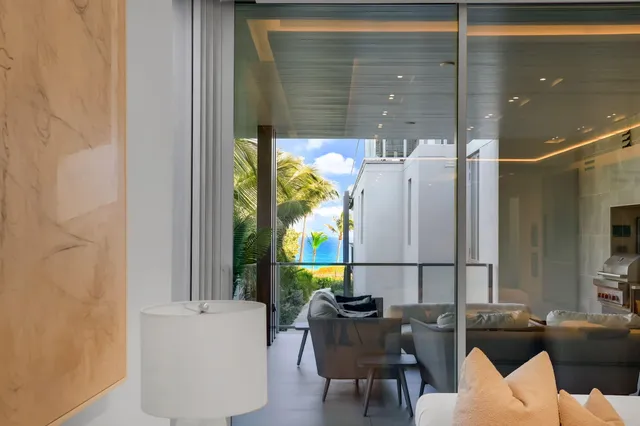 $6,950,000 | 1901 South Ocean Boulevard, Unit 9, Delray Beach, FL 33483