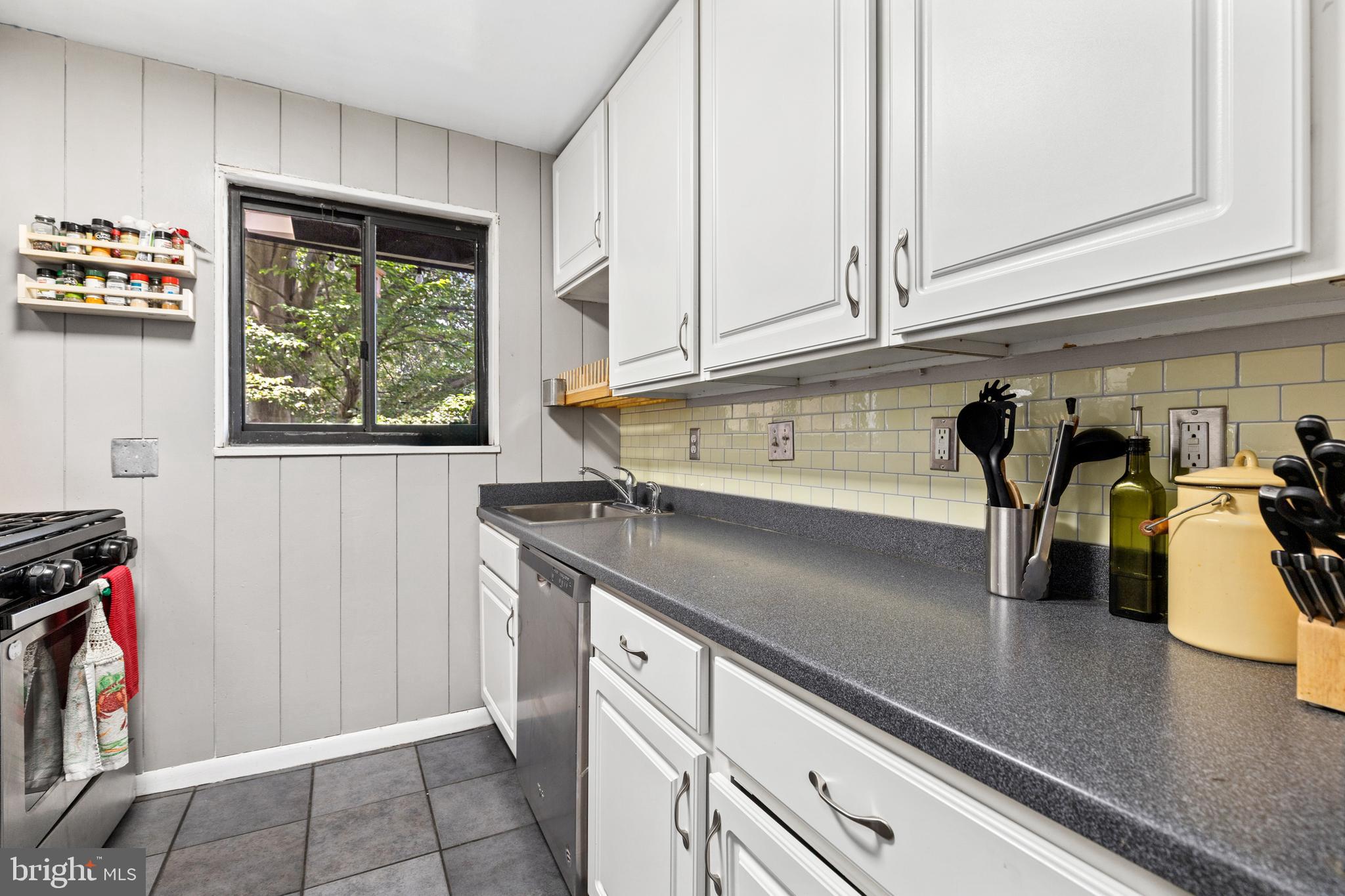 7611 Maple Avenue, Unit 606 Takoma Park, MD 20912 - Photo 14 of 30