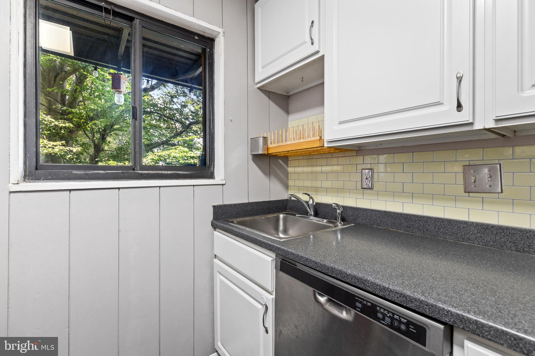 7611 Maple Avenue, Unit 606 Takoma Park, MD 20912 - Photo 16 of 30