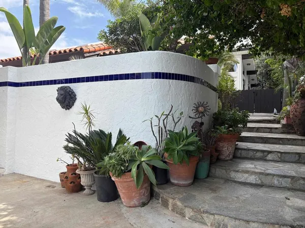 $6,200 | 122 South Rios Avenue, Unit 5, Solana Beach, CA 92075