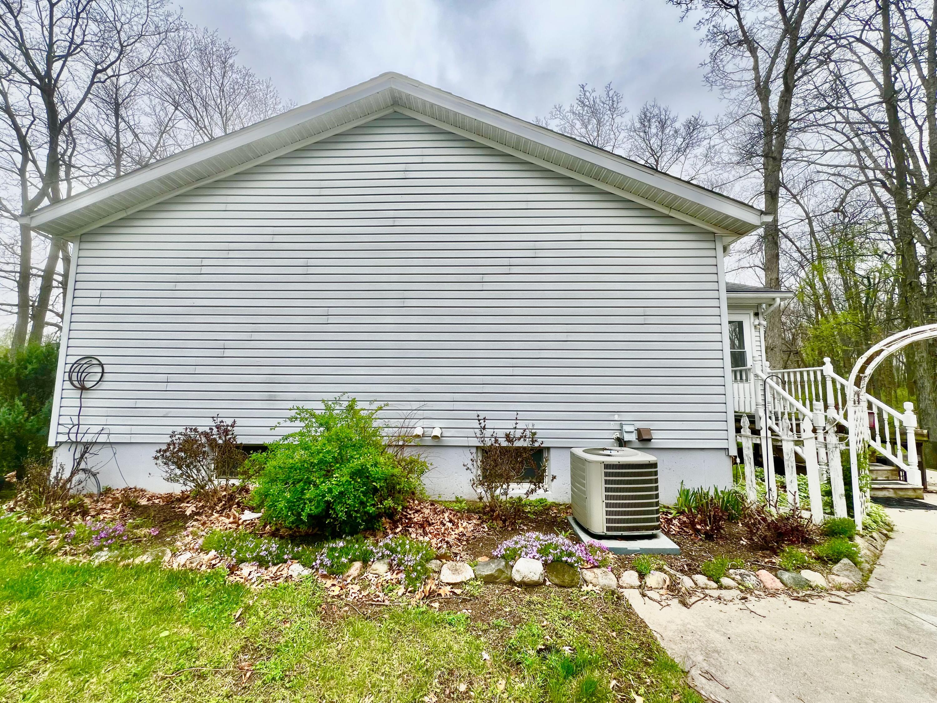 8056 Sawdey Road Jerome, MI 49249 - Photo 5 of 88 IMG_3699