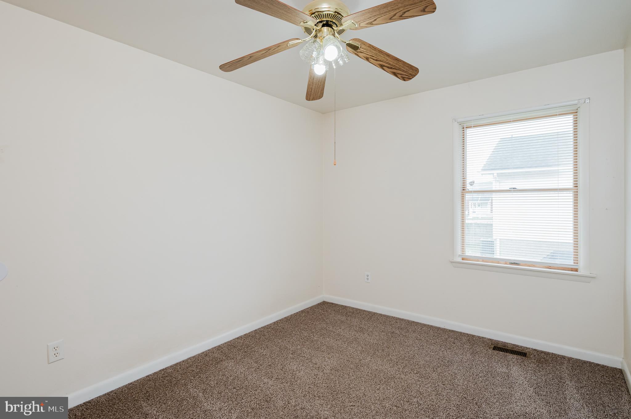 8007 Wallace Road Dundalk, MD 21222 - Photo 14 of 32