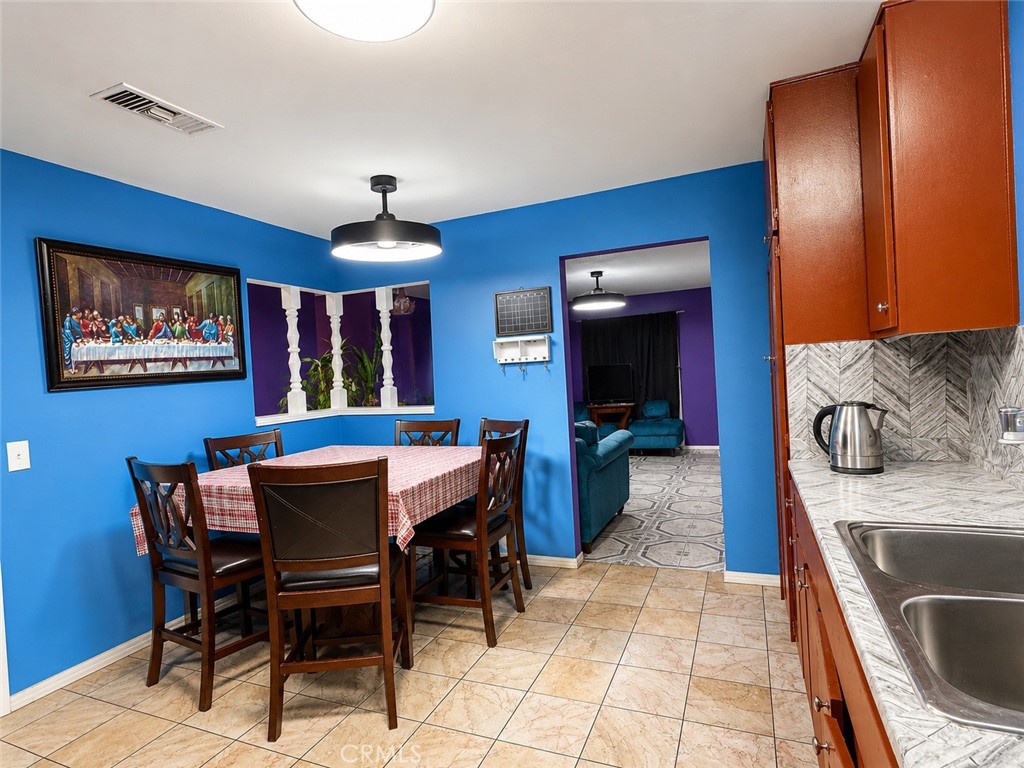 192 East Bowen Road Perris, CA 92571 - Photo 4 of 15