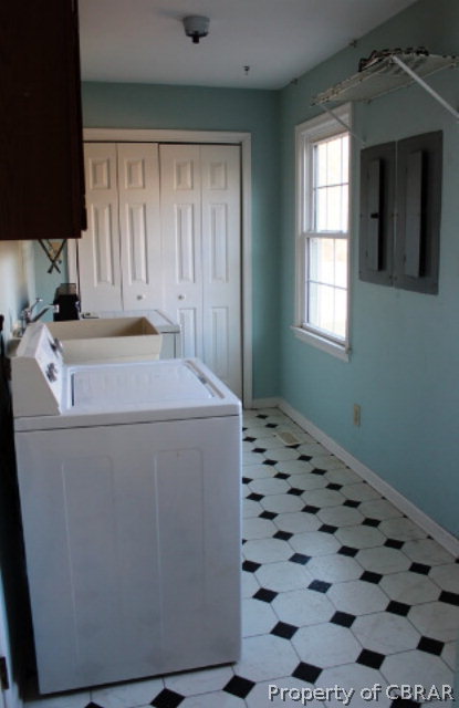 8267 Little England Road Hayes, VA 23072 - Photo 7 of 17