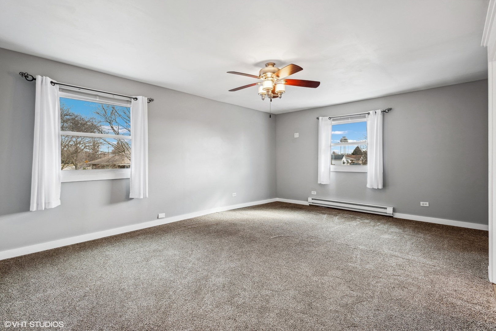 712 McCarthy Road Lemont, IL 60439 - Photo 15 of 24 a view of an empty room with a window