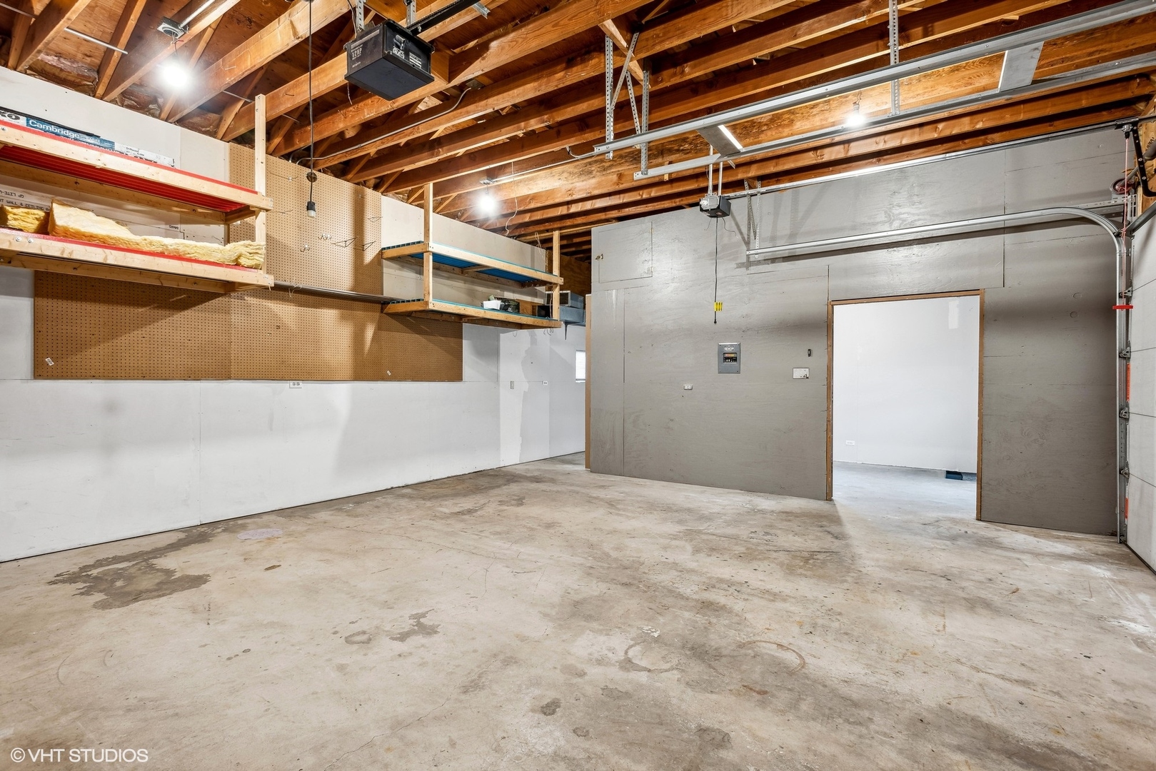 712 McCarthy Road Lemont, IL 60439 - Photo 21 of 24 a view of a garage