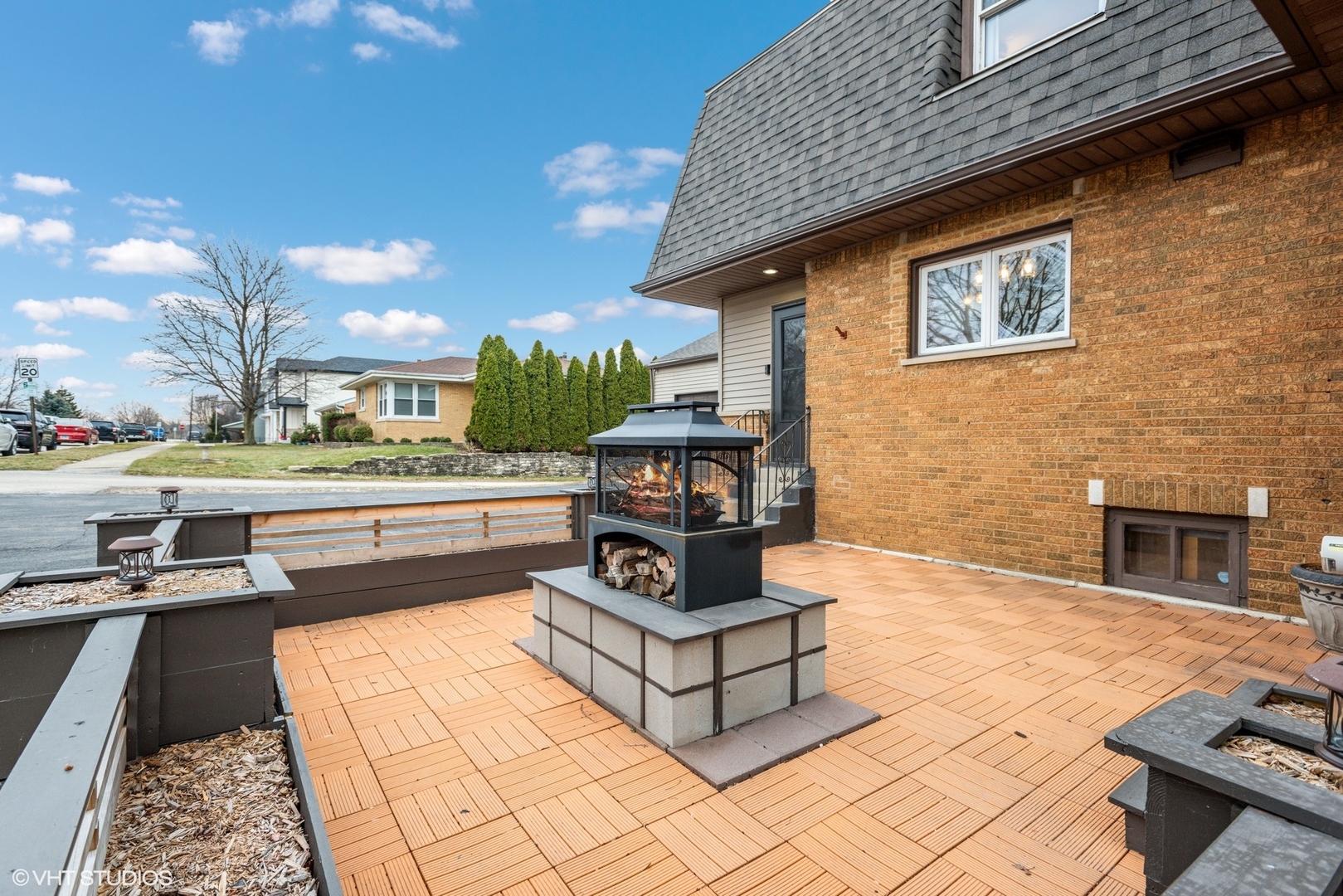 712 McCarthy Road Lemont, IL 60439 - Photo 4 of 24 a view of a dinning table and chairs in the patio