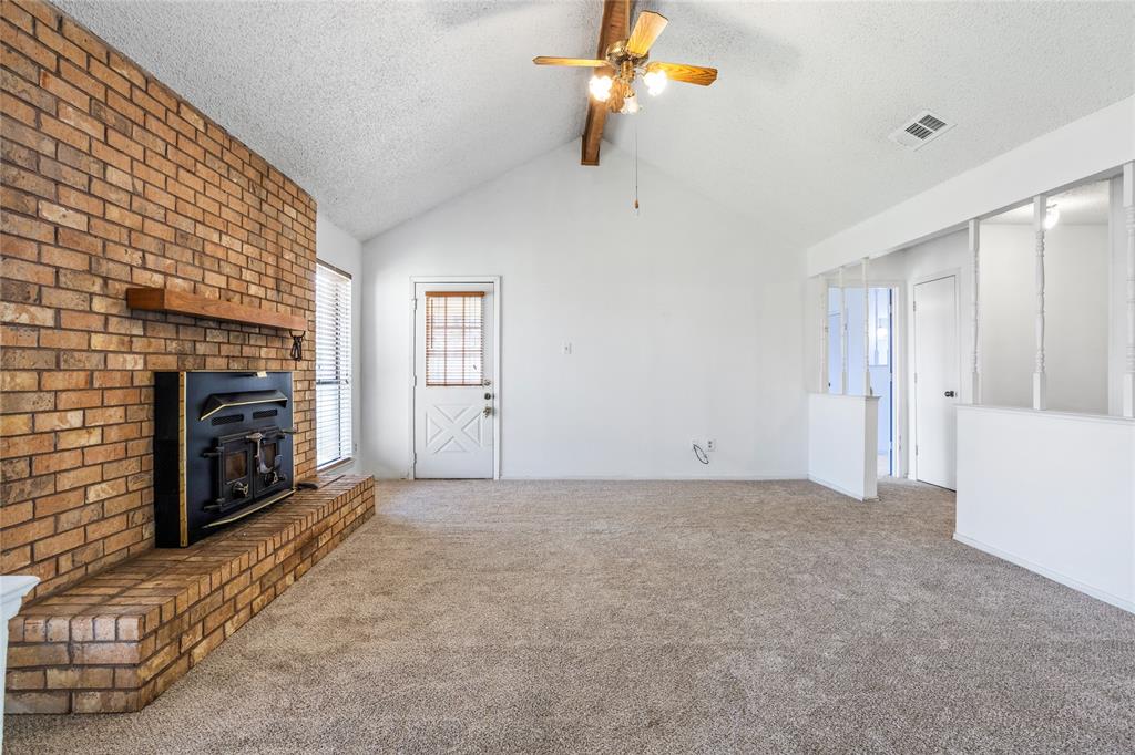 5717 Myers Road Arlington, TX 76017 - Photo 3 of 29