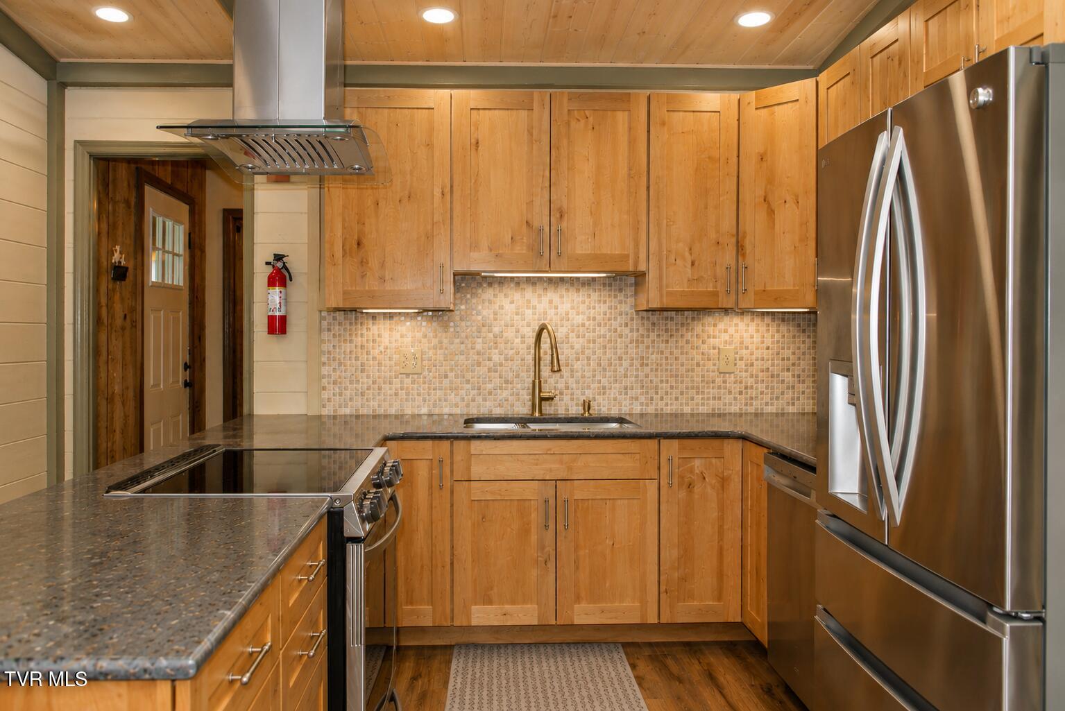 282 Ripshin Lake Road Roan Mountain, TN 37687 - Photo 55 of 72 Kitchen