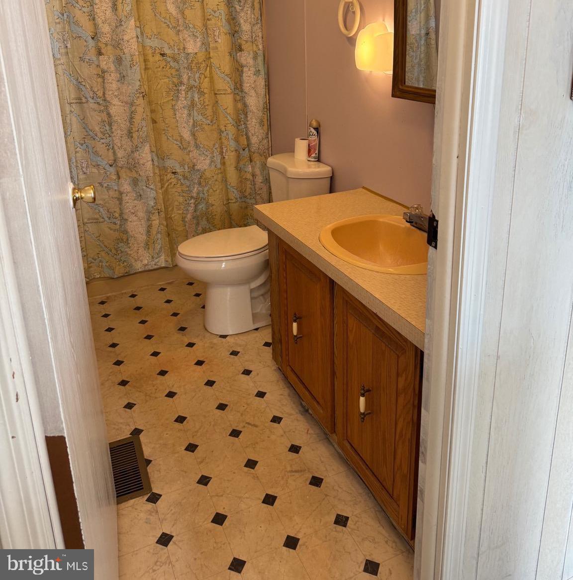 100 Roundup Road Baltimore, MD 21220 - Photo 18 of 29 Hall Bath