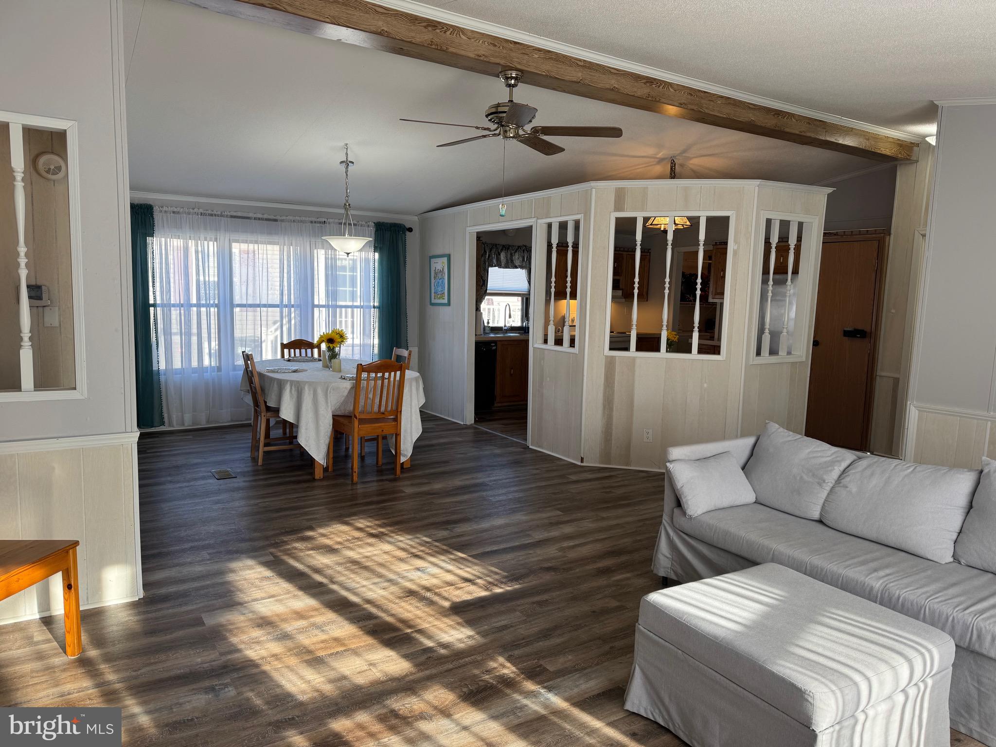 100 Roundup Road Baltimore, MD 21220 - Photo 8 of 29 LIving / Dining