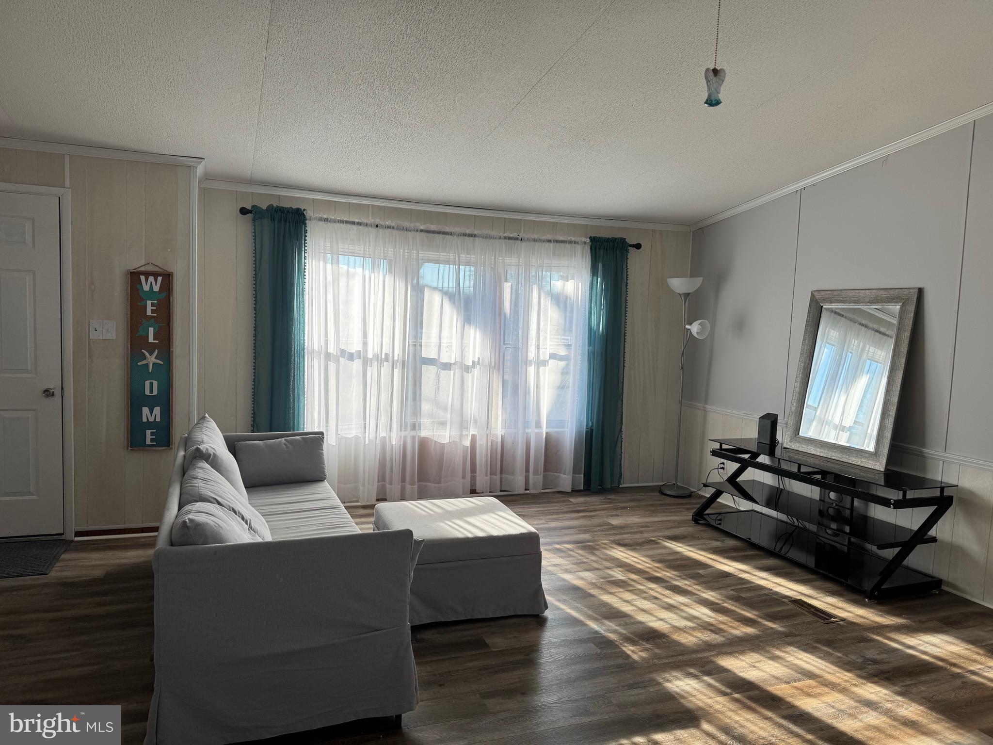 100 Roundup Road Baltimore, MD 21220 - Photo 10 of 29 Living