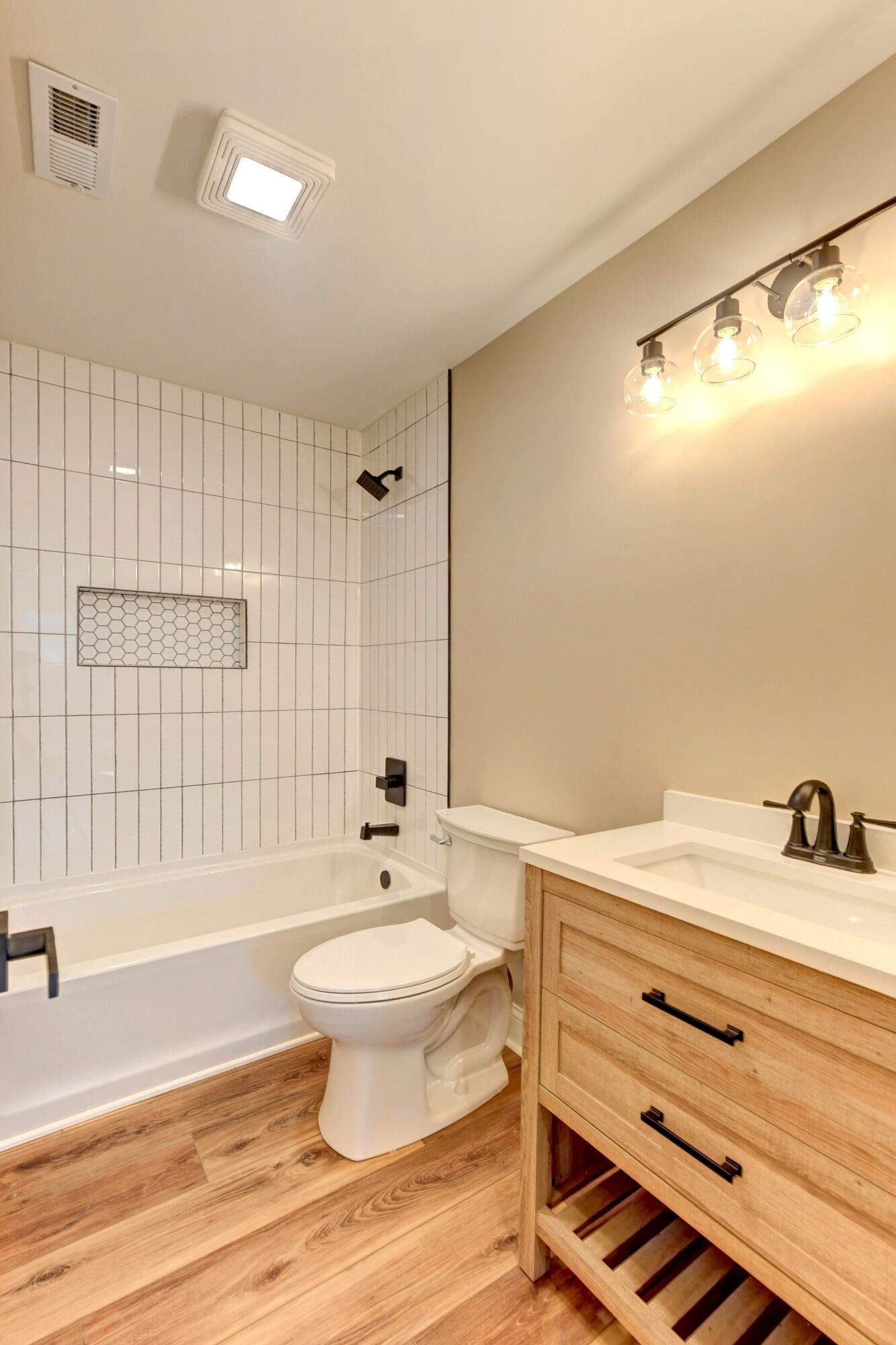 737 Center Street Crown Point, IN 46307 - Photo 14 of 19 1333x2000