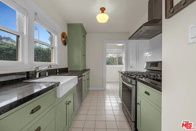 $1,449,000 | 1331 North Cherokee Avenue, Los Angeles, CA 90028