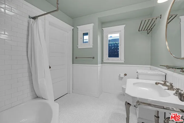 $1,449,000 | 1331 North Cherokee Avenue, Los Angeles, CA 90028