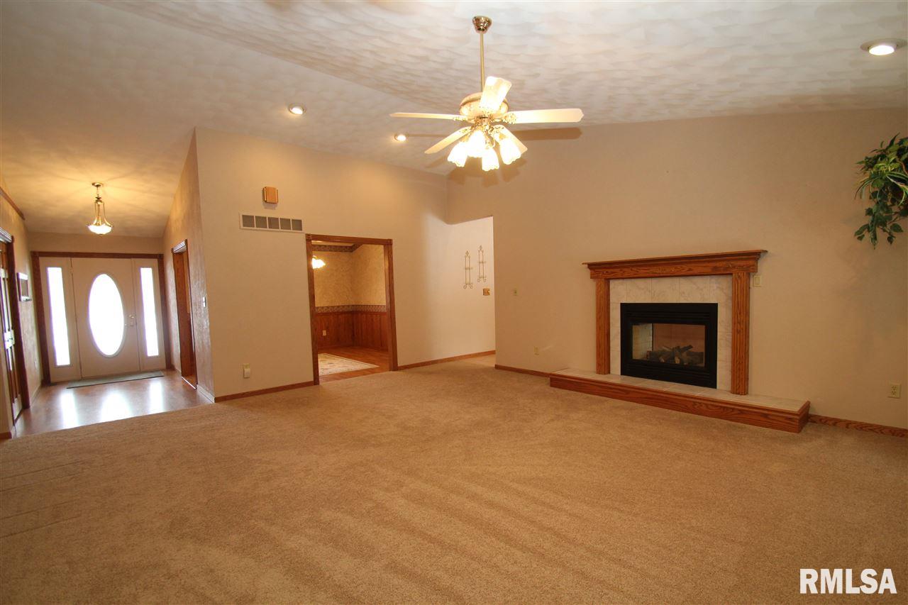 3816 South Wheatfield Way Mapleton, IL 61547 - Photo 3 of 36
