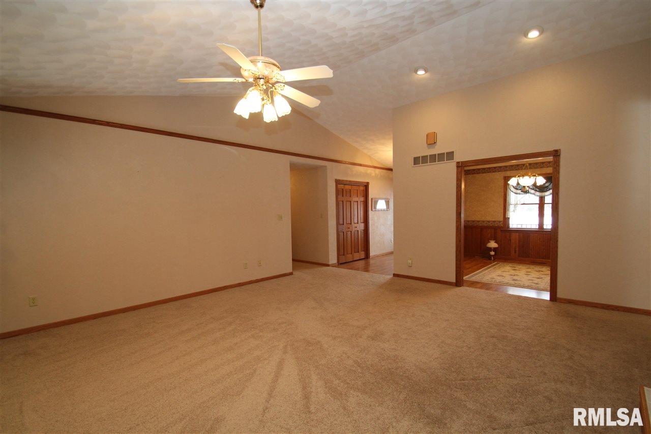 3816 South Wheatfield Way Mapleton, IL 61547 - Photo 4 of 36