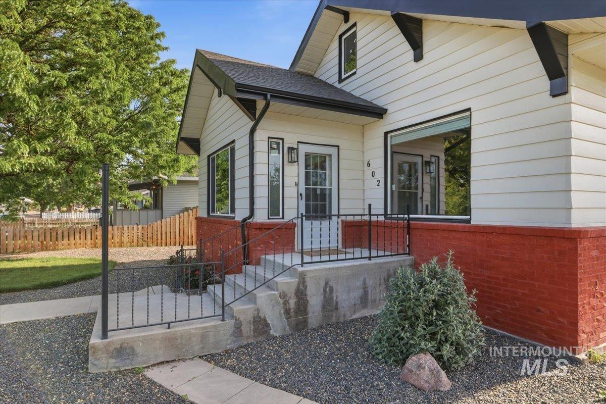 602 North 5th Street Parma, ID 83660 - Photo 3 of 24