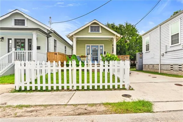 $2,200 | 617 Forstall Street, New Orleans, LA 70117