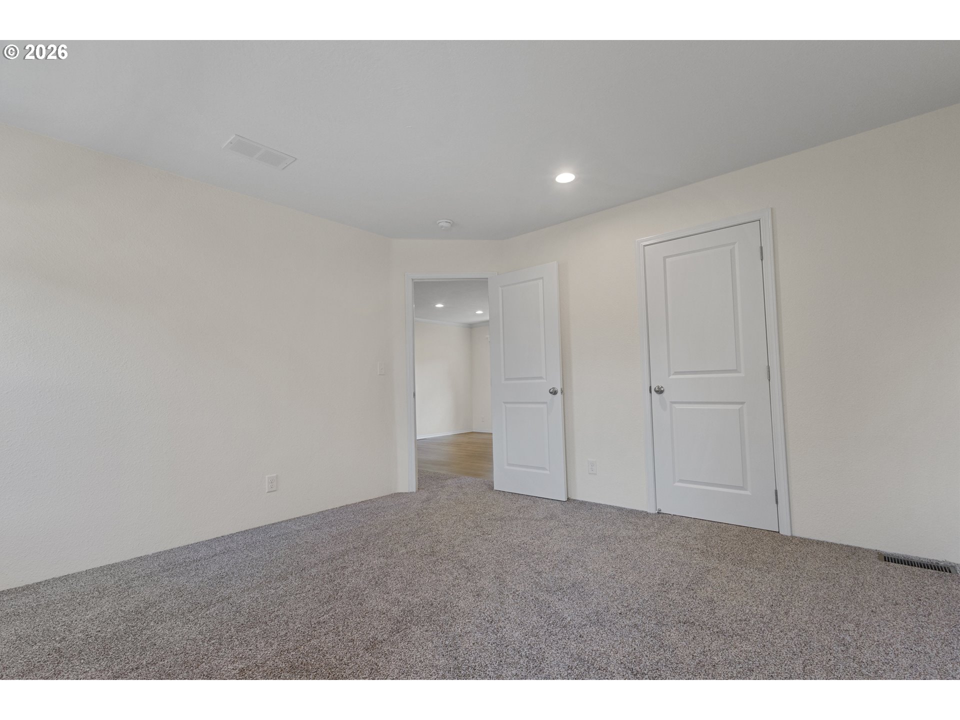 365 Mountain View Road Sweet Home, OR 97386 - Photo 23 of 32 a view of an empty room