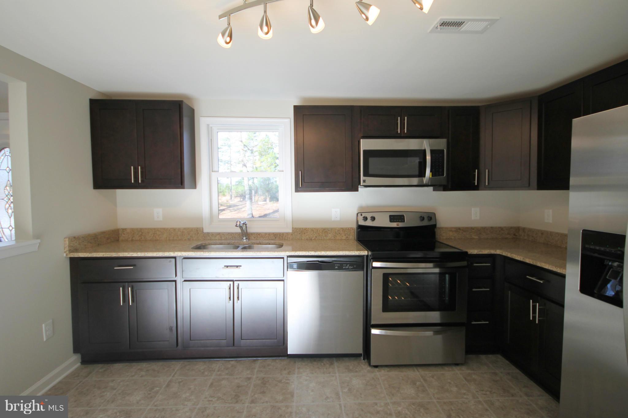 10624 Fairview Road Partlow, VA 22534 - Photo 3 of 29 Kitchen