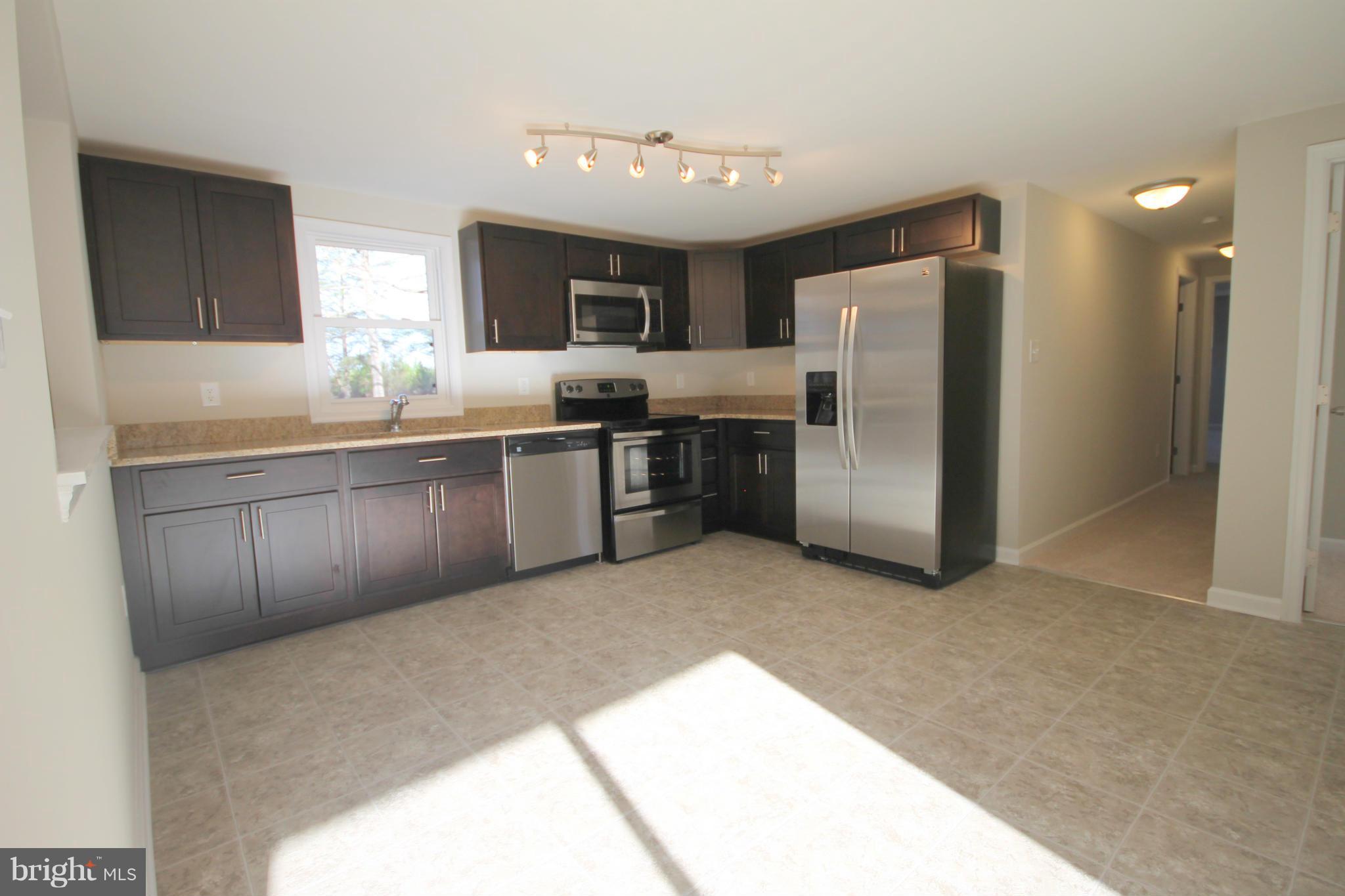 10624 Fairview Road Partlow, VA 22534 - Photo 7 of 29 Kitchen