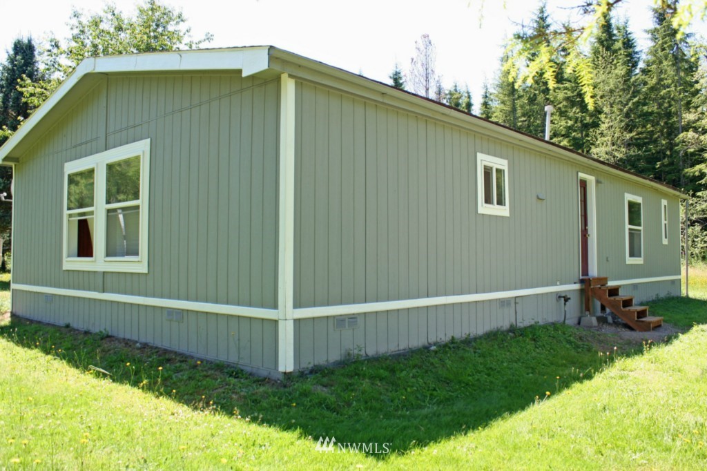 6260 South Pass Road Maple Falls, WA 98266 - Photo 2 of 25