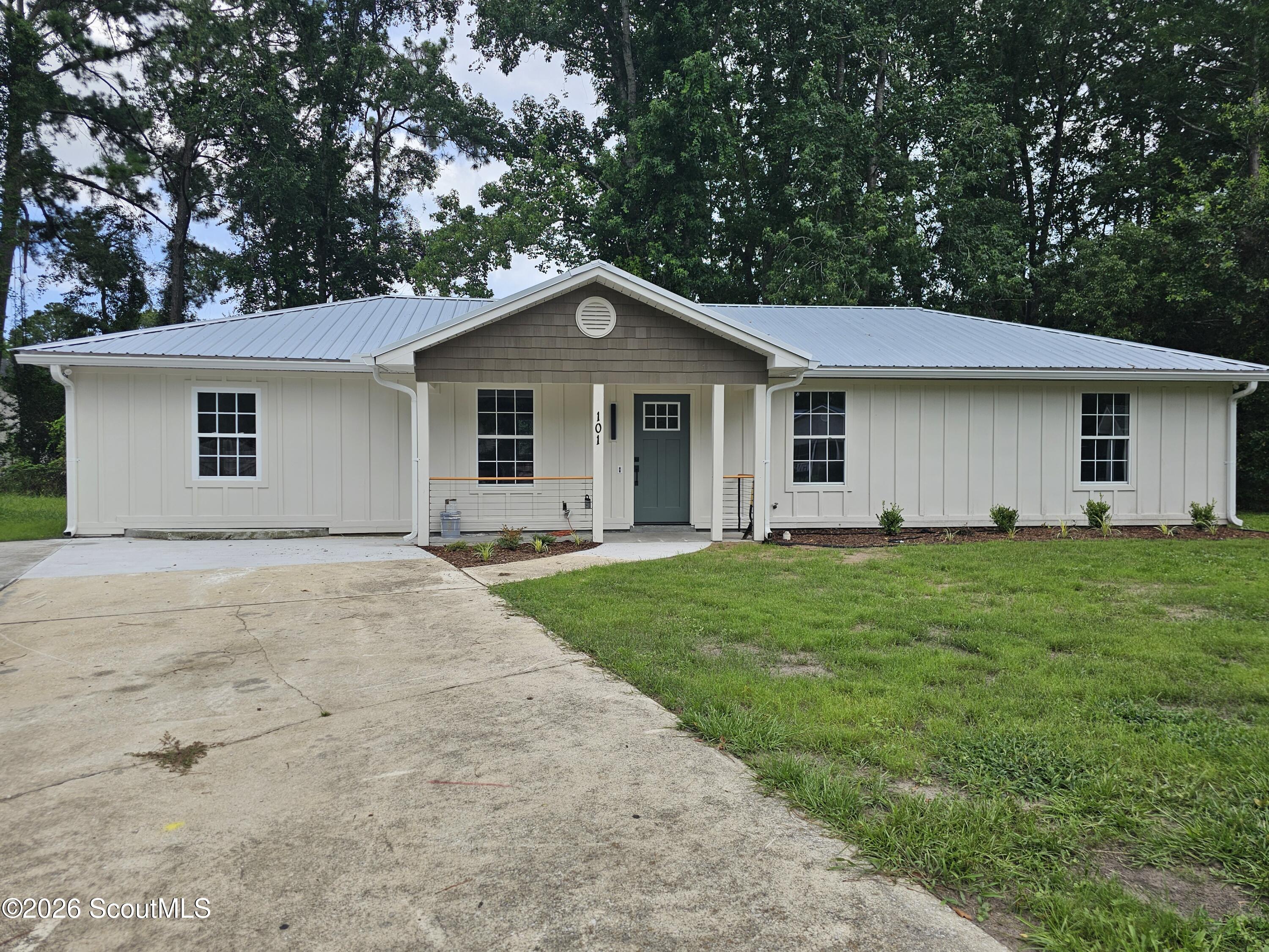 101 Dover Circle Brunswick, GA 31525 - Photo 1 of 32 Front of Home