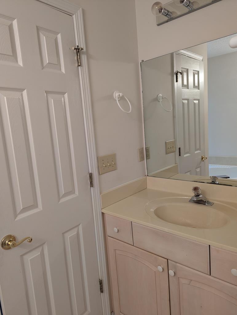 283 Deaver Cove Road Blairsville, GA 30512 - Photo 10 of 27 Master bath