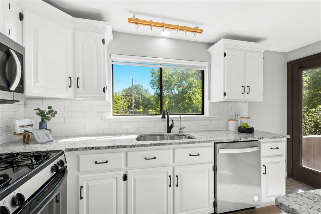 123 Chapin Road, Unit 1D4 Hudson, MA 01749 - Photo 12 of 31 Gallery Image 12