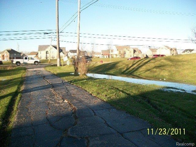48661 Cherry Hill Road Canton, MI 48188 - Photo 7 of 8 driveway.JPG
