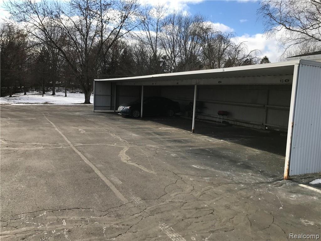 100 West Hickory Grove Road Bloomfield Hills, MI 48304 - Photo 2 of 21