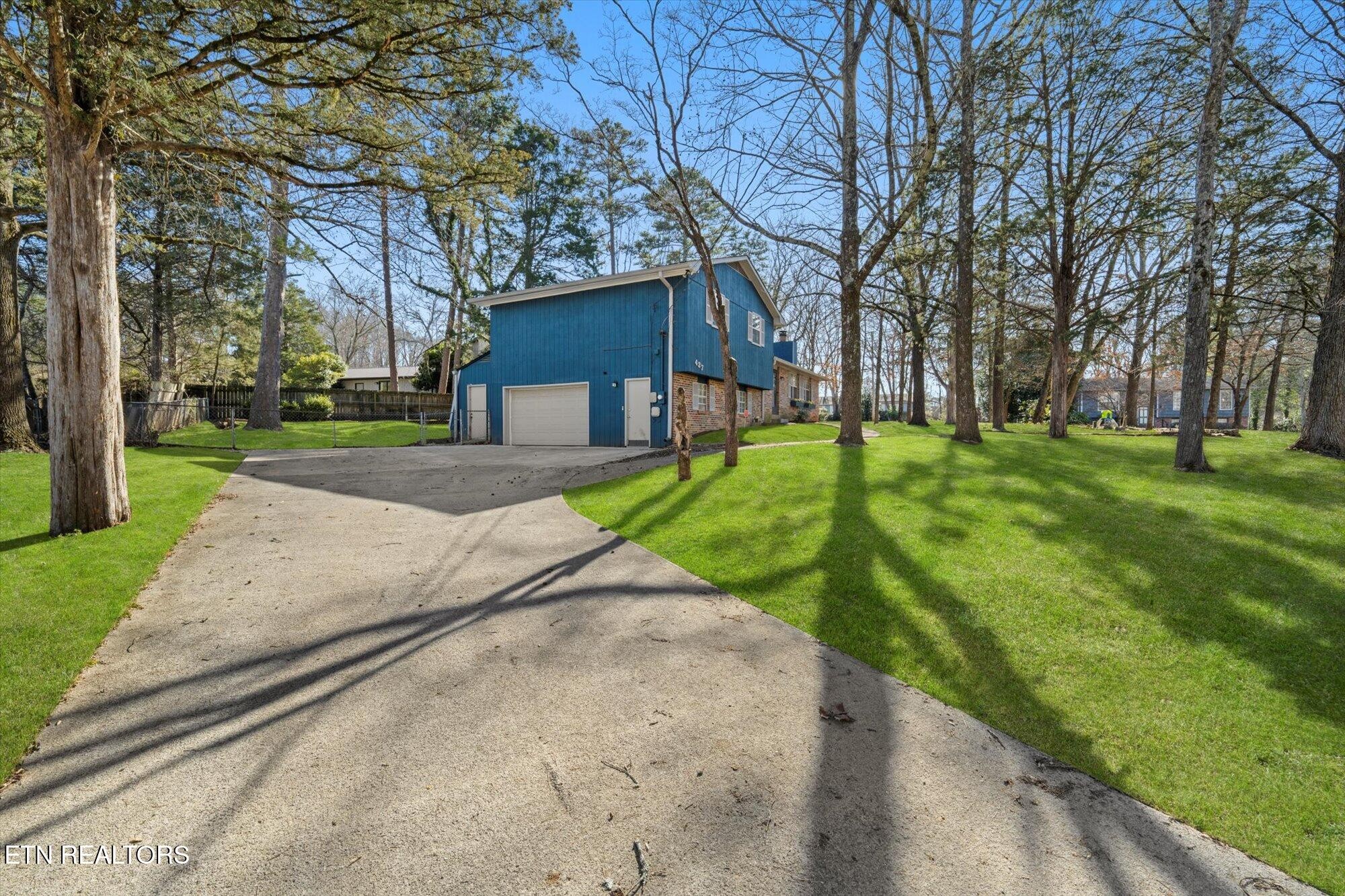 437 Oran Road Knoxville, TN 37934 - Photo 2 of 20 a view of a house with a yard