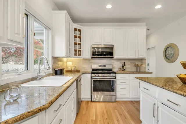 $615,000 | 767 Aster Drive, Gurnee, IL 60031